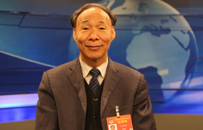 全國政協(xié)常委、中國作家協(xié)會副主席白庚勝：民族文化的保護(hù)與發(fā)展