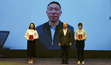 第七季丨人民網(wǎng)黨委書記、董事長、總裁葉蓁蓁與“平凡英雄”合影